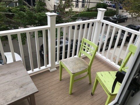 Building Photo - 52 Grove St