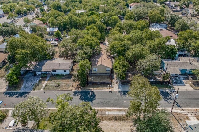 Building Photo - 8607 Guadalupe St