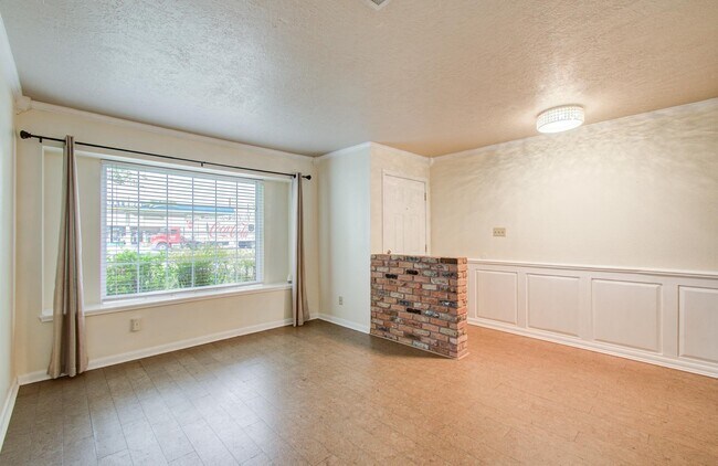 Building Photo - 6030 Willowbend Blvd
