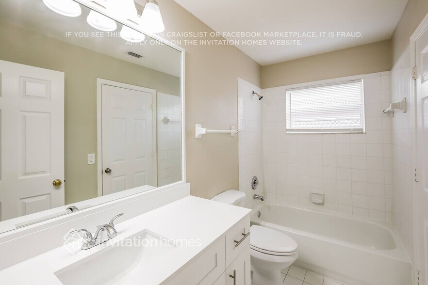 Building Photo - 1330 NW 192nd Ln