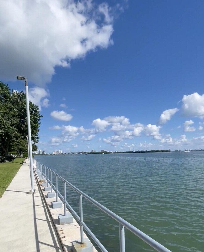 Building Photo - 880 NE 69th St