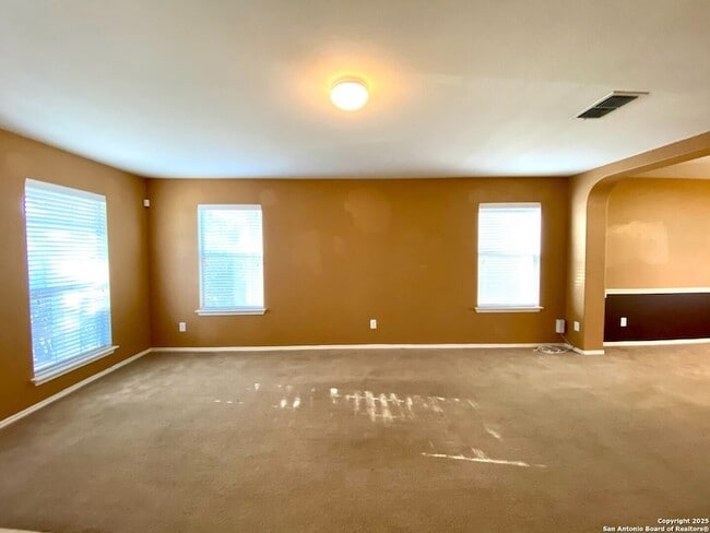 Building Photo - 215 Coopers Hawk