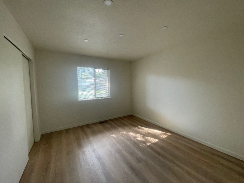 Building Photo - 1337 Cherry St