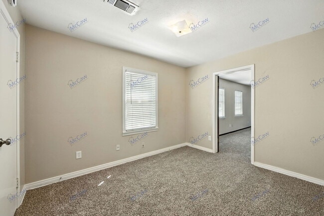 Building Photo - 208 Westfork Dr
