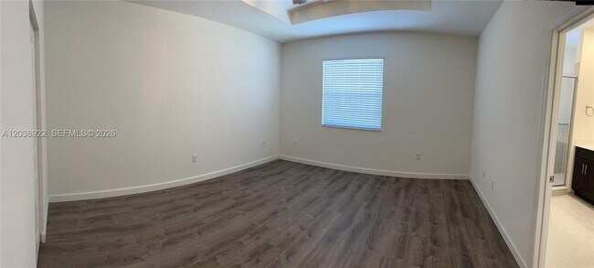 Building Photo - 1120 SE 26th Ct
