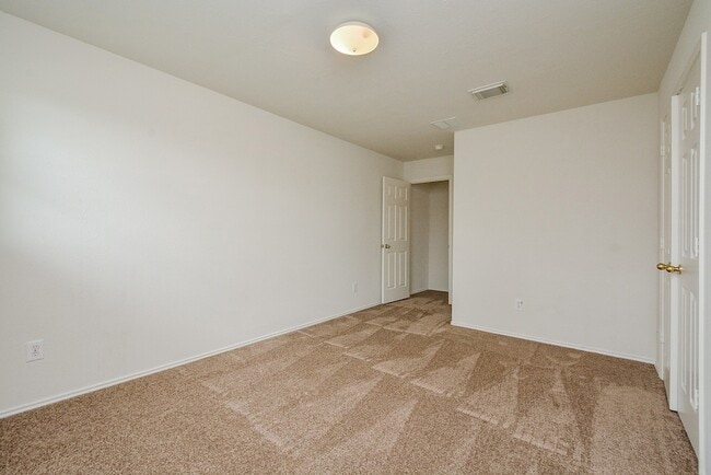 Building Photo - 18326 Thicket Grove Rd