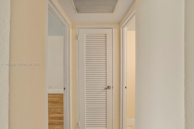 Building Photo - 3000 S Ocean Dr