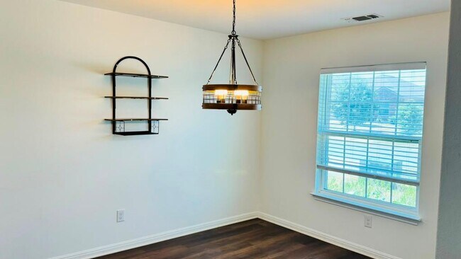 Building Photo - 132 Maywood Ln