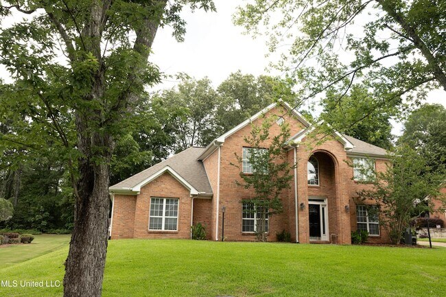 Building Photo - 110 Little John Ln