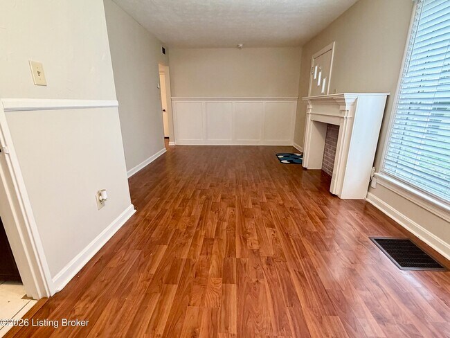 Building Photo - 2632 Alanmede Rd