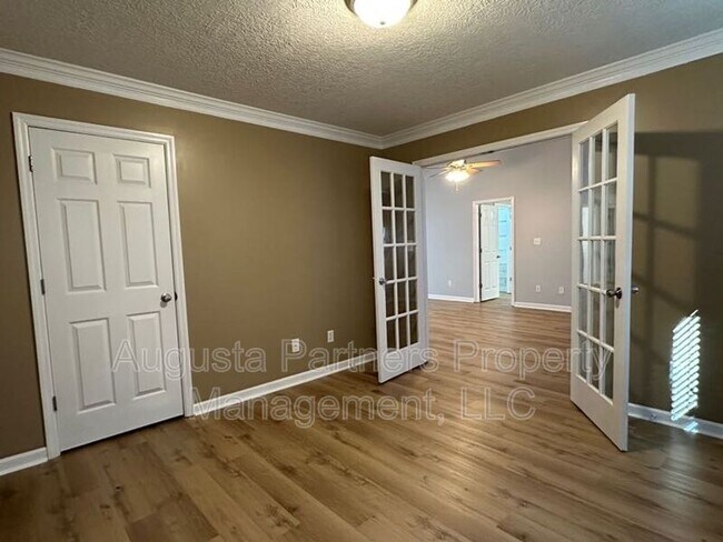 Building Photo - 5243 Aruba Cir