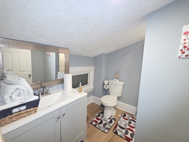 Building Photo - 414 Dayton St