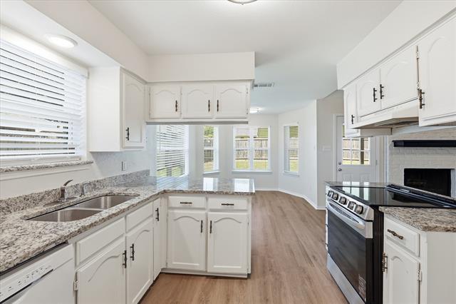 Building Photo - 7913 Pebblebrook Dr