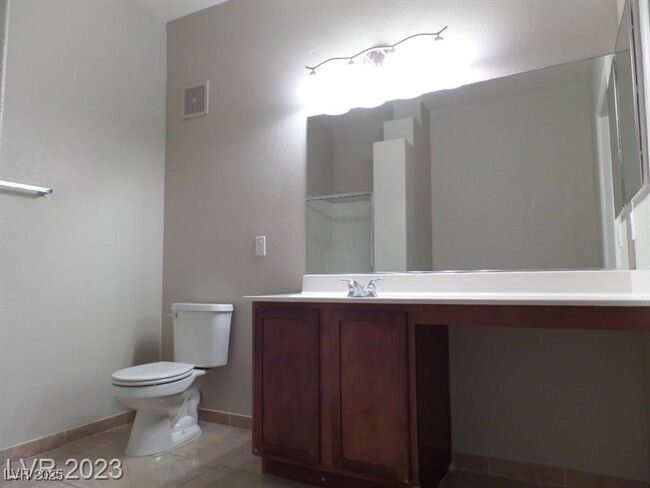 Building Photo - 2291 W Horizon Ridge Pkwy