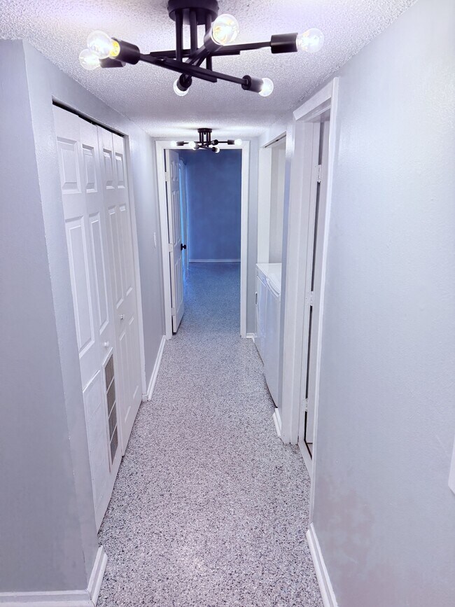 Building Photo - 6519 W Newberry Rd