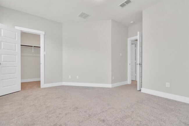 Building Photo - 739 Strawberry Pines Ct