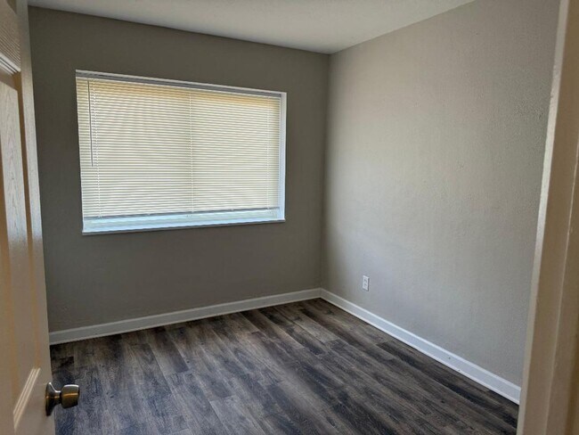 Building Photo - 8025 Gravois Rd