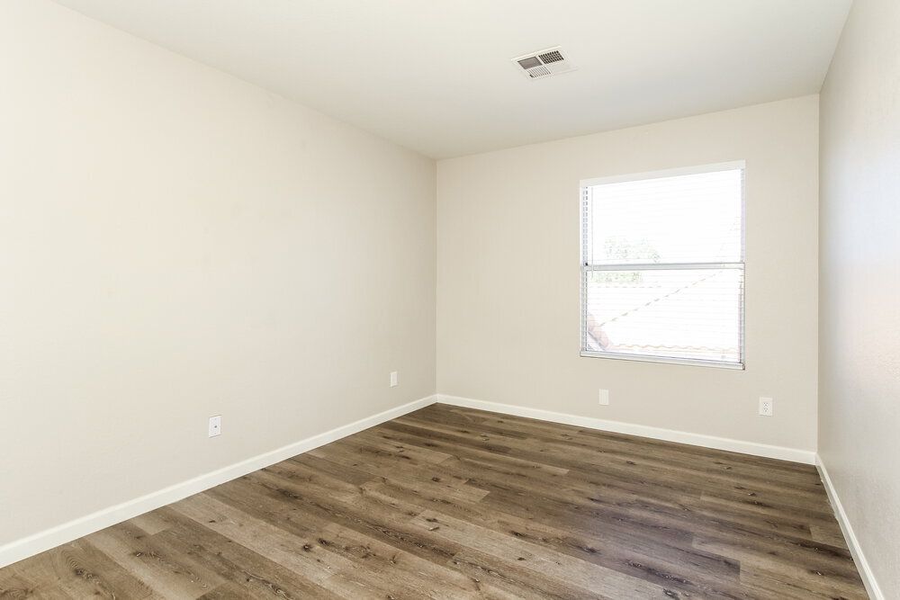 Building Photo - 14317 N 75th Dr