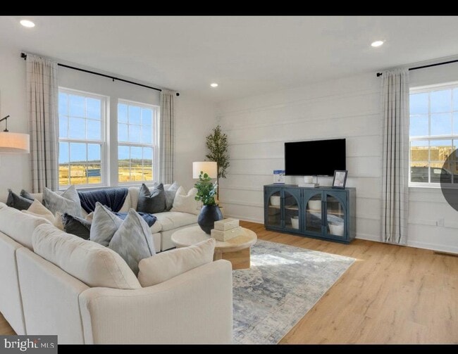 Building Photo - 123 Malibu Dr