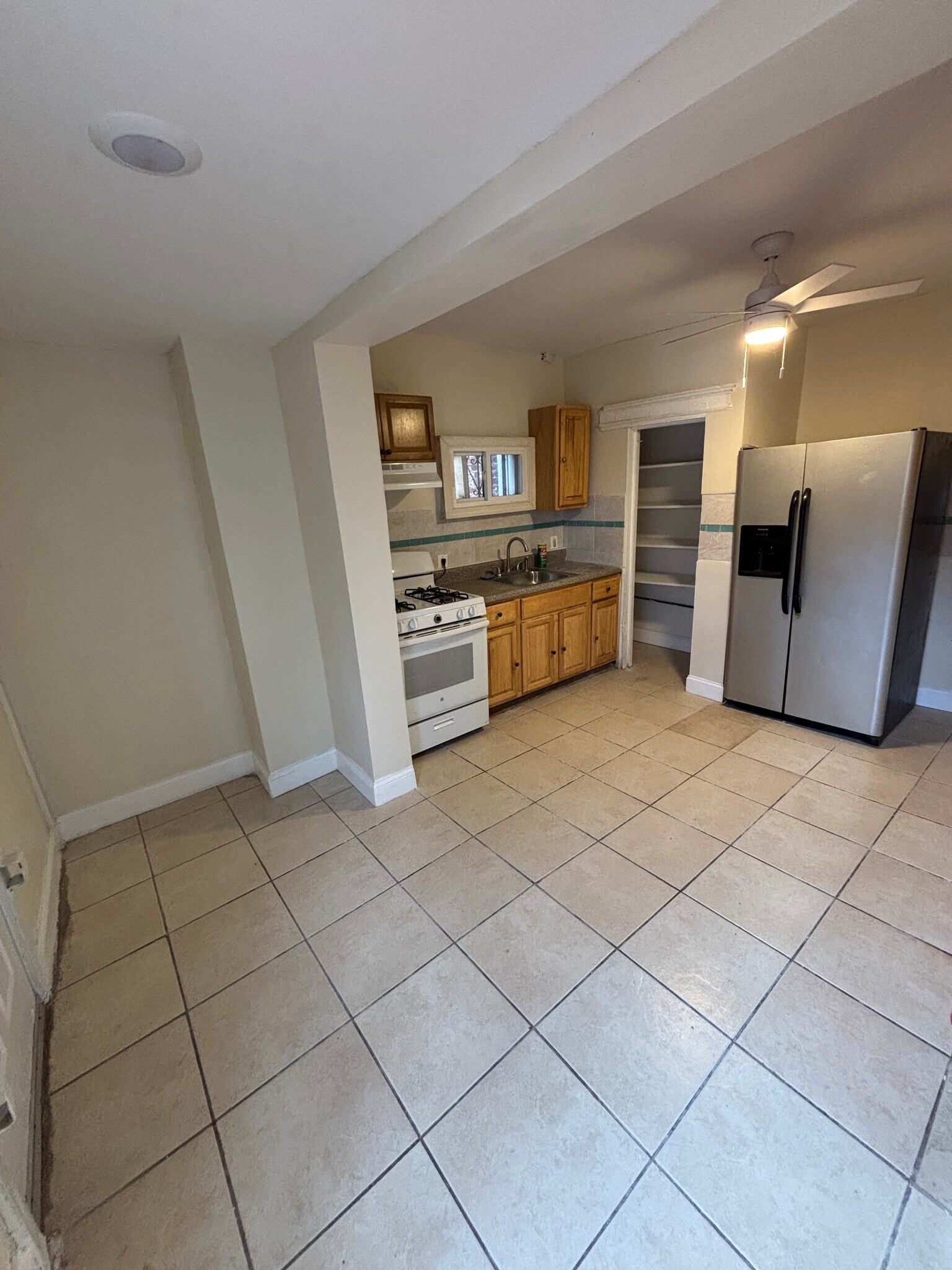 Building Photo - 214 S 11th St