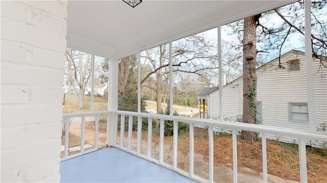 Building Photo - 2599 Eastwood Dr