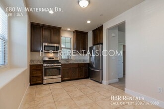 Building Photo - 680 W Waterman Dr