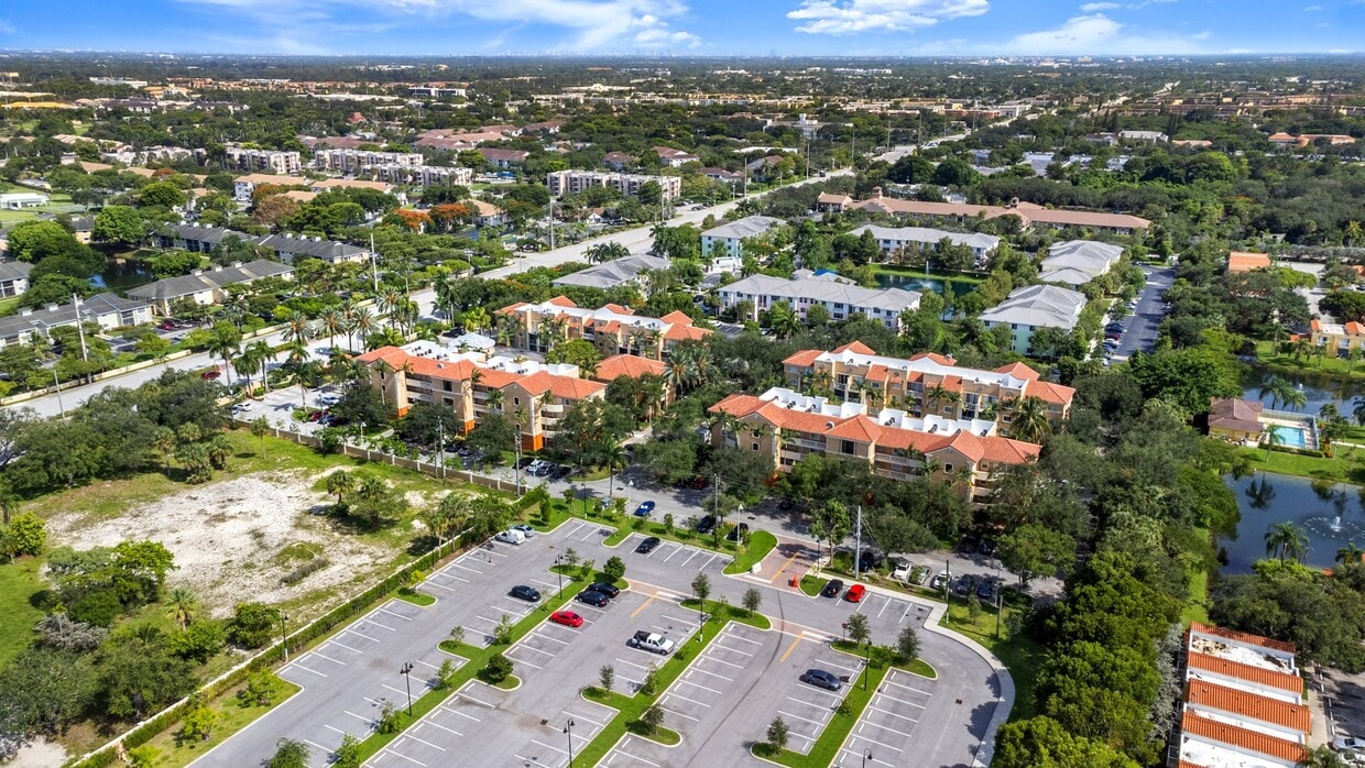 Sunrise Village Apartments - 4001 N Pine Island Rd Sunrise