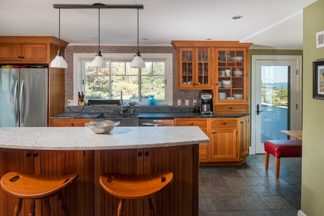 Building Photo - 7 Point Rd