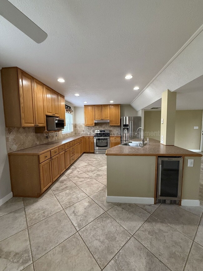 Building Photo - 103 Lake Brantley Terrace