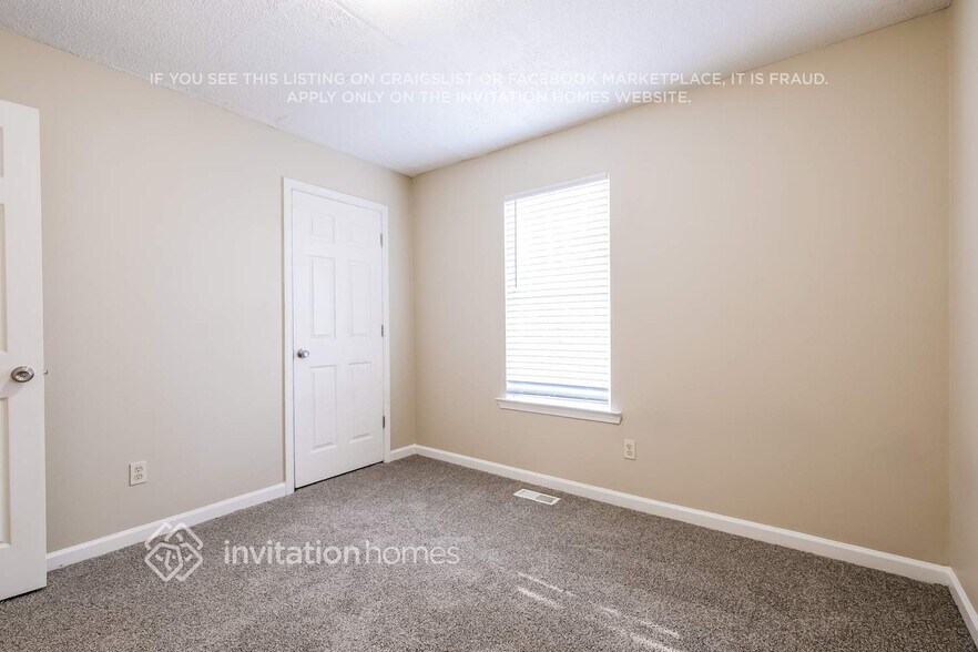 Building Photo - 6317 Mitchell Creek Dr