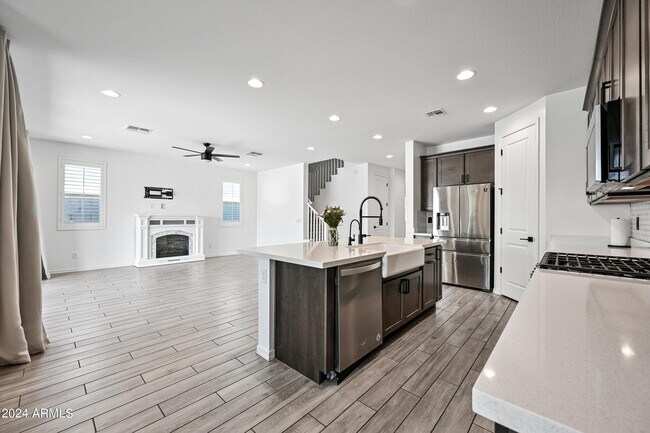 Building Photo - 13360 W Briles Rd