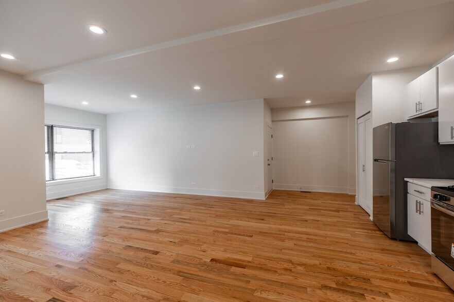 Building Photo - 652 W Gordon Ter