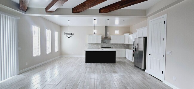 Building Photo - 1822 Bridle