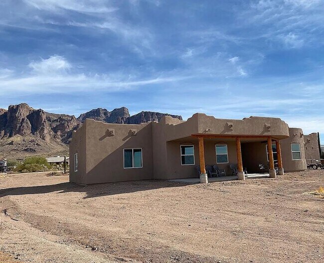 Building Photo - 3528 N Val Vista Rd