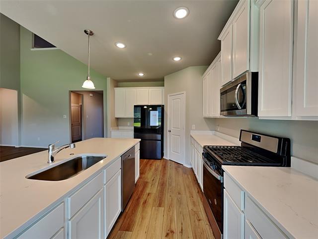 Building Photo - 9013 Horse Herd Dr
