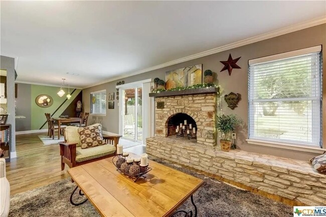 Building Photo - 13218 Villa Park Dr