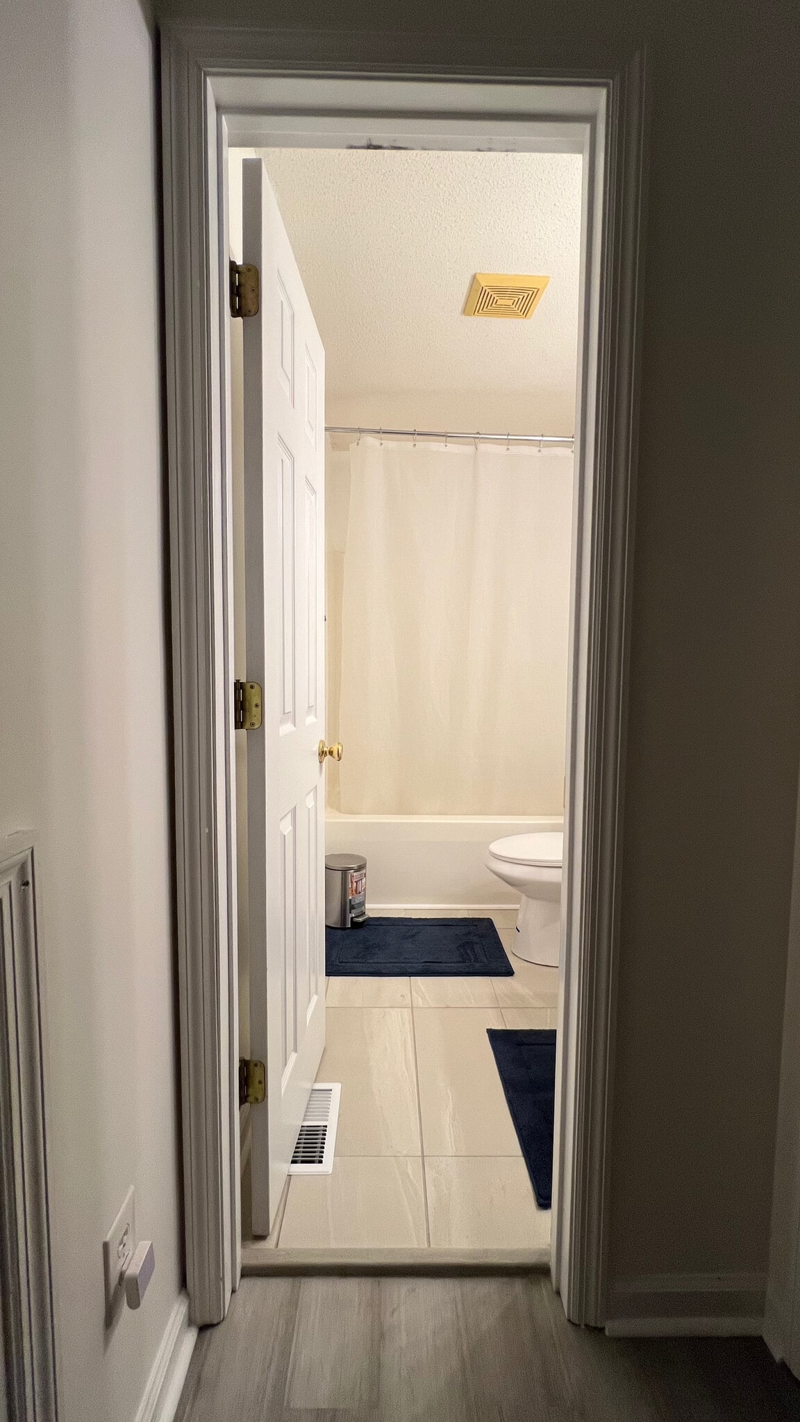 Shared bathroom - 301 Winners Cir S