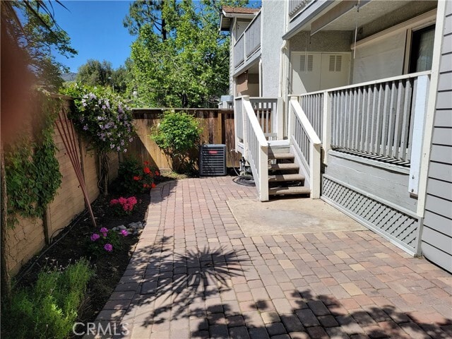 Building Photo - 941 Lotus Cir