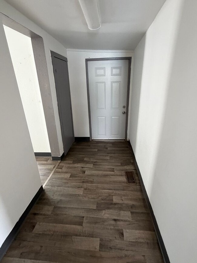 Building Photo - Quaint one bedroom Home!