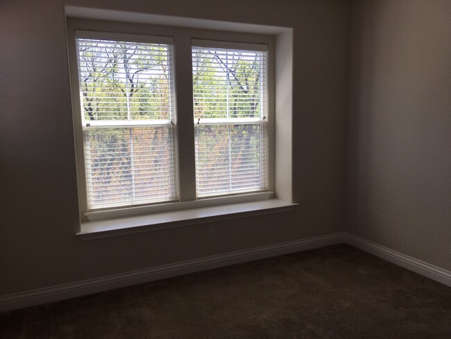 Building Photo - 4346 Streamside Dr