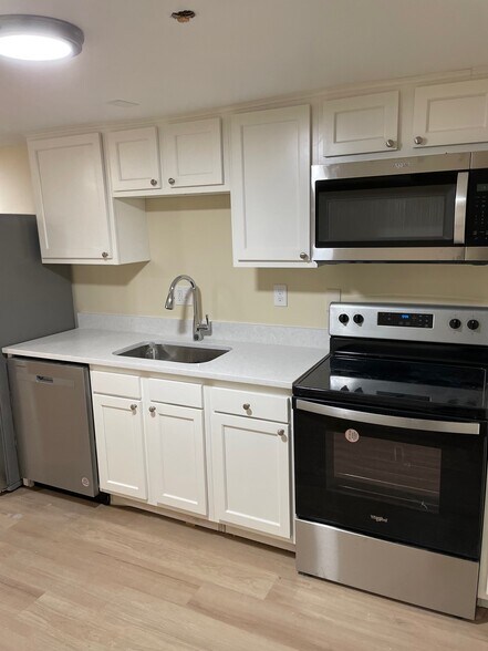 Building Photo - 529 Irving St NW