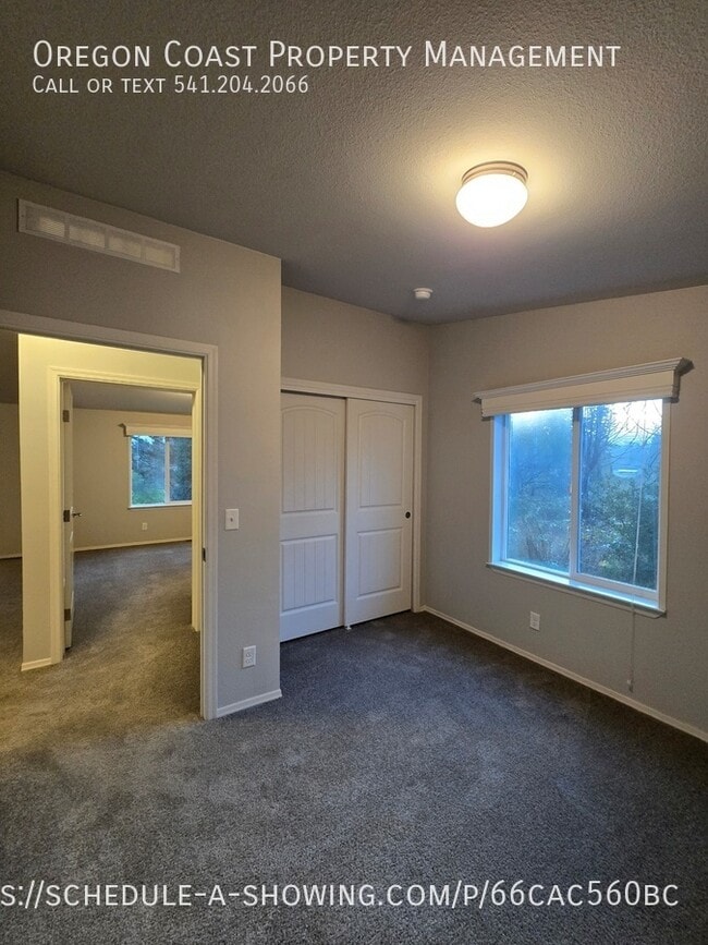 Building Photo - 15 N Hillside Dr