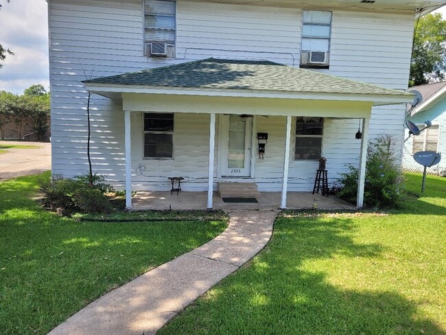 Building Photo - 2305 Webster Street, Unit B