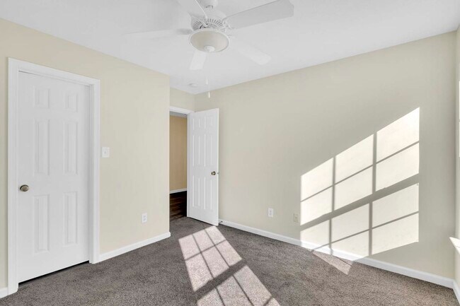 Building Photo - 3319 Reades Way