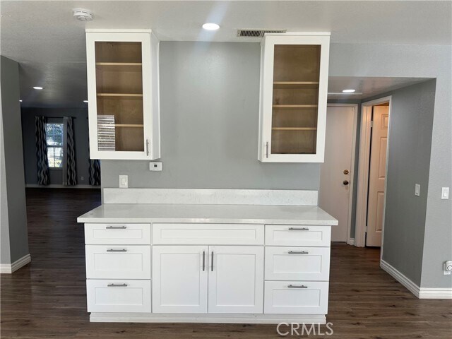 Building Photo - 8941 Carnation Dr