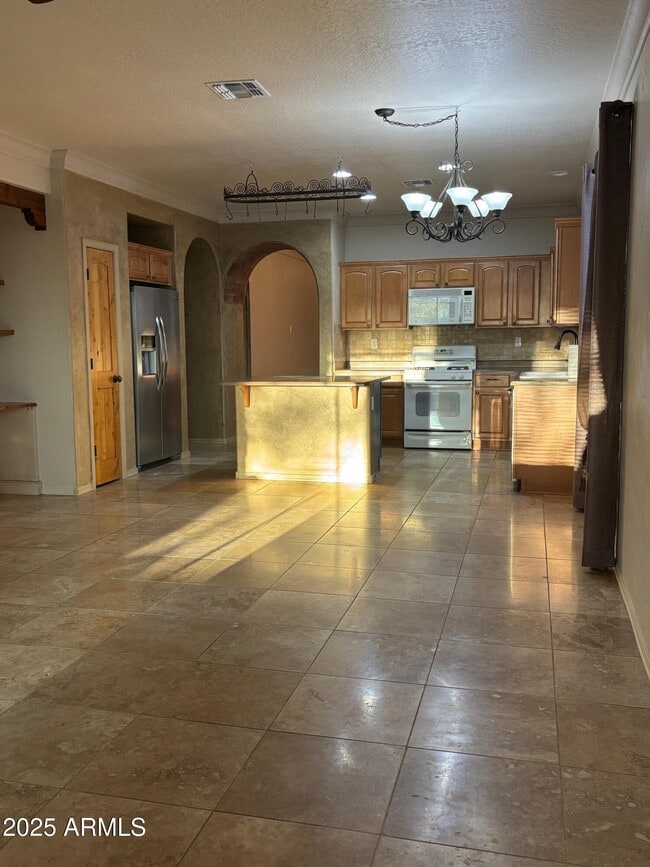 Building Photo - 39624 N Messner Way