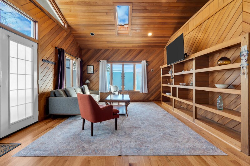 Building Photo - 51 Laurel Ave