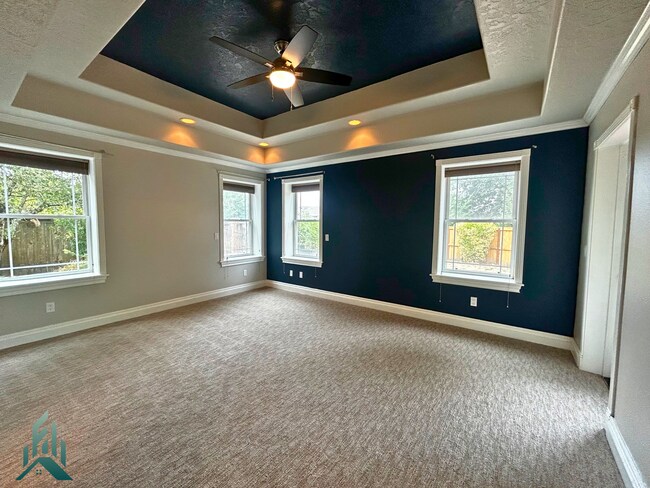 Building Photo - Modern and Spacious 3 Bed/2.5 Bath Home