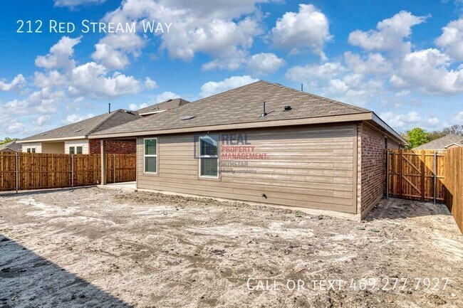 Building Photo - 212 Red Strm Wy