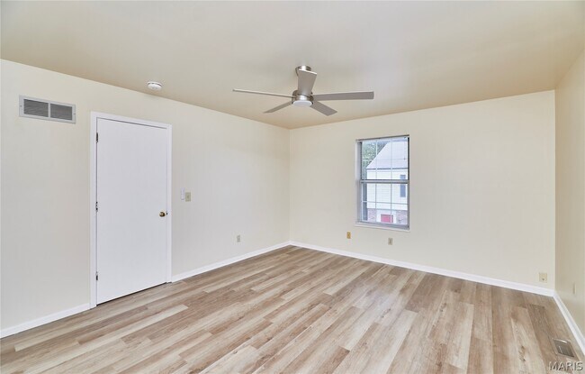 Building Photo - 61 Woodlake Ct